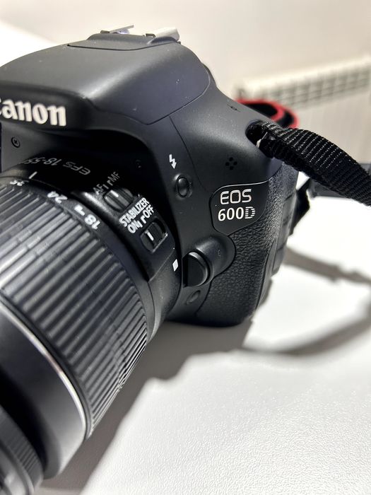 Canon EOS 600D em Excelente Estado + Extras