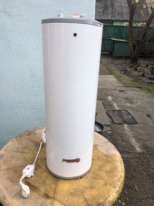Бойлер- водонагреватель 30 литров
