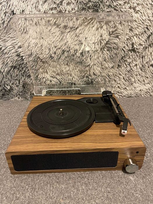 Виниловый проигрыватель