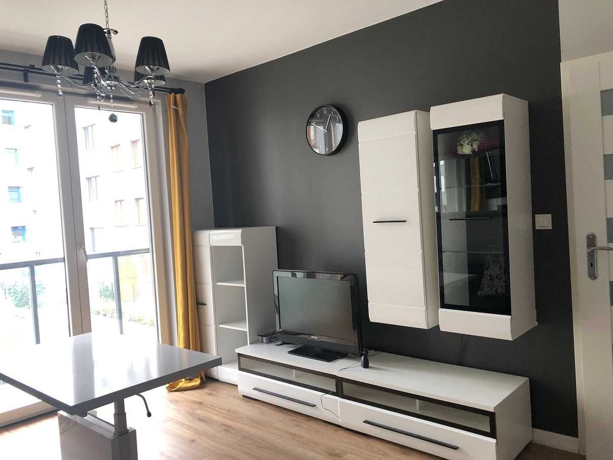 Mokotów, ul. Cybernetyki, 2 pokoje, 50m2,  3.800 z CZYNSZEM