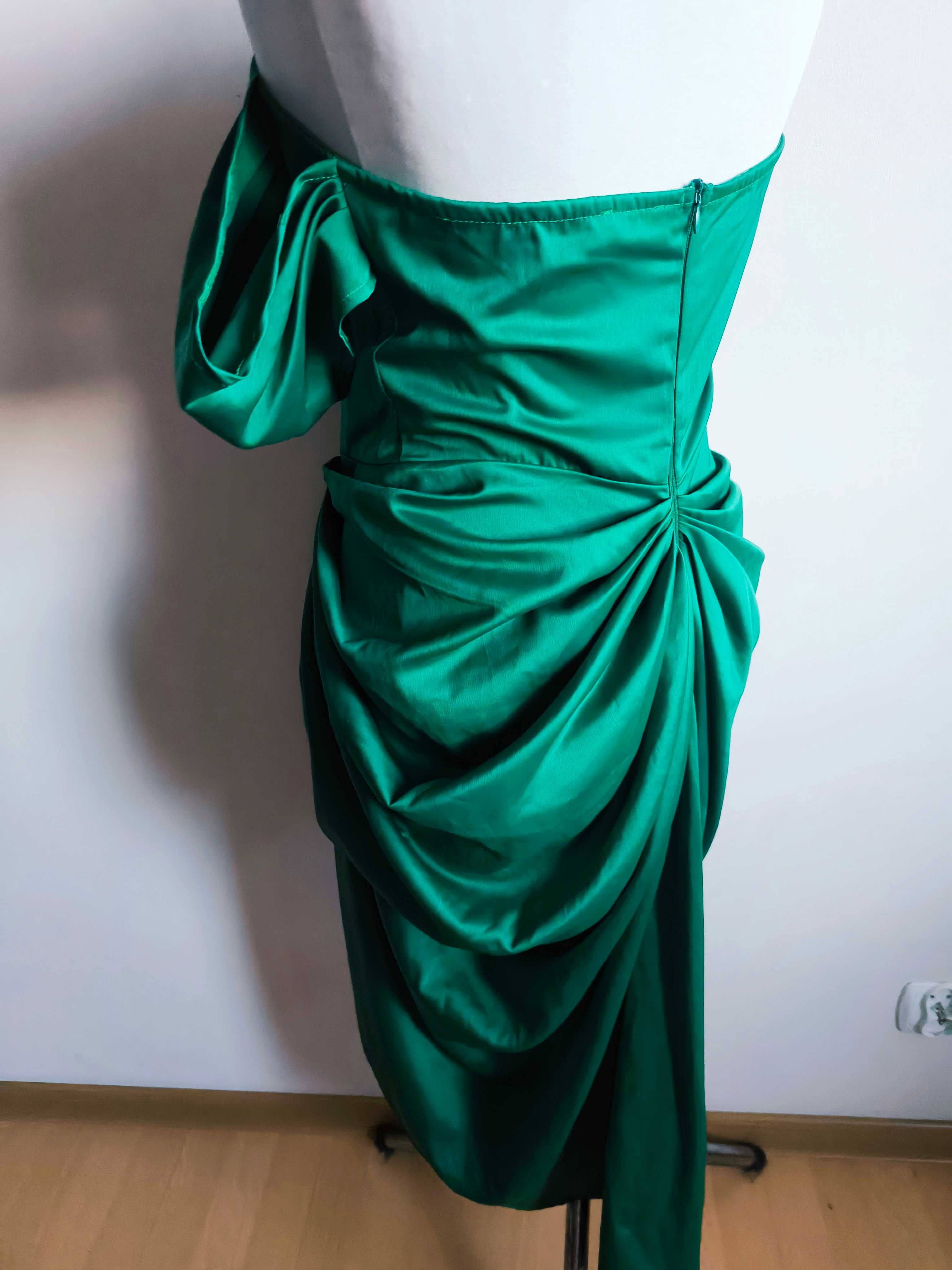 Elegancka sukienka PrettyLittleThing w szmaragdowej zieleni –  M (38)