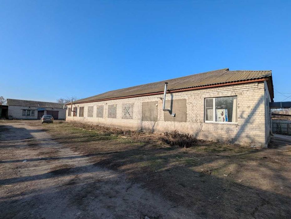 Продам автошколу у Дахнівці вул. Праслов’янська 580 кв.м. на 21 сотці