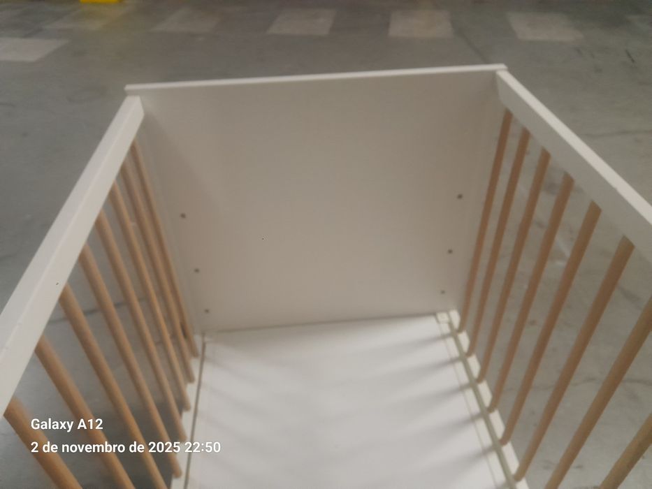 Berço com colchão+muda fraldas