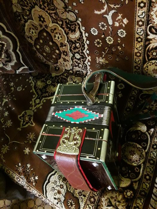 Продам заказную мастерскую гармонь