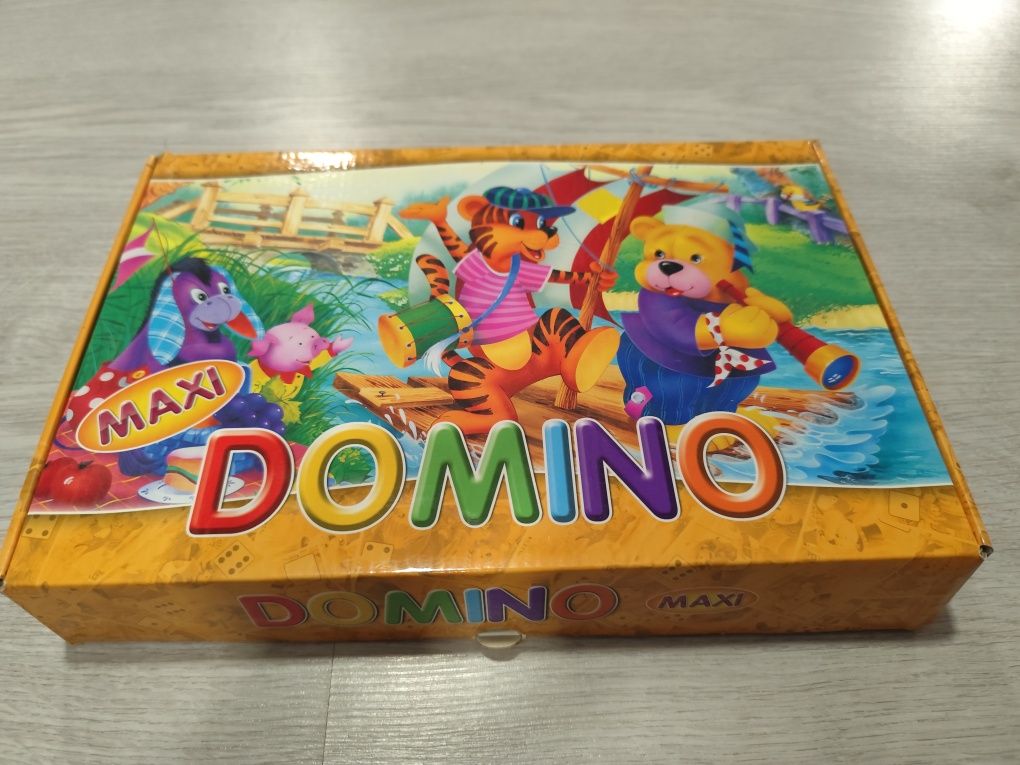 Gra domino z bajkowym motywem.