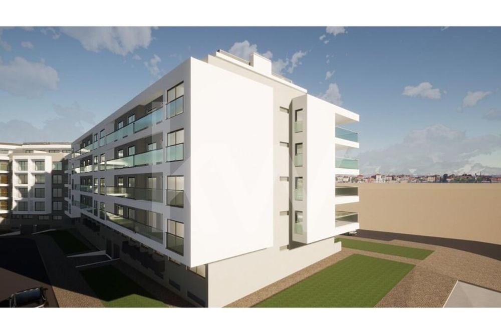 Apartamento T4 duplex em construção, com 2 lugares de garagem e terraç