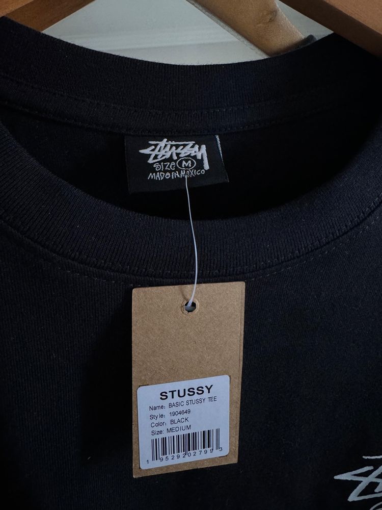 T-shirt stussy nova com etiqueta