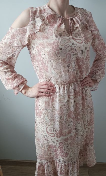 Sukienka z długim rękawem