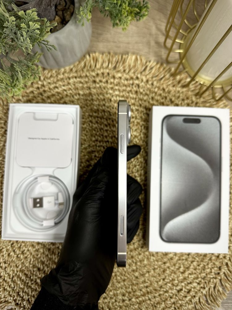 IPhone 15 Pro (White Titanium) 256GB XR в корпусі IPhone 15 Pro