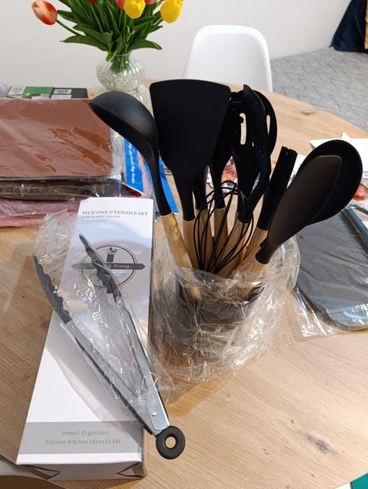 Zestaw przyborów kuchennych drewno silikon czarny nowe prezent