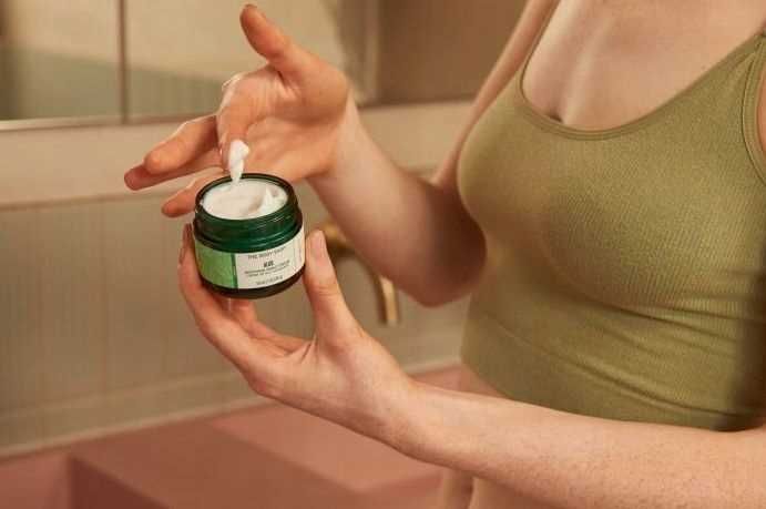 Wegański krem łagodzący do twarzy The Body Shop na noc 50 ml Aloe