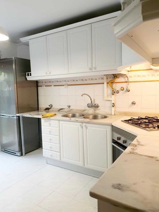 Quarto para arrendar em Paço DArcos, com área de 20m2, mobilado