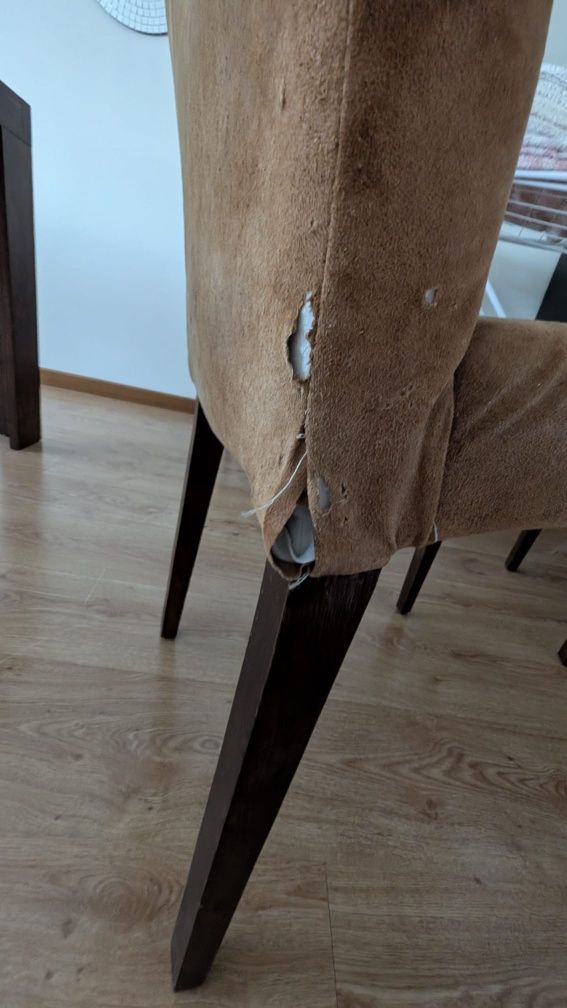 Mesa e cadeiras de jantar