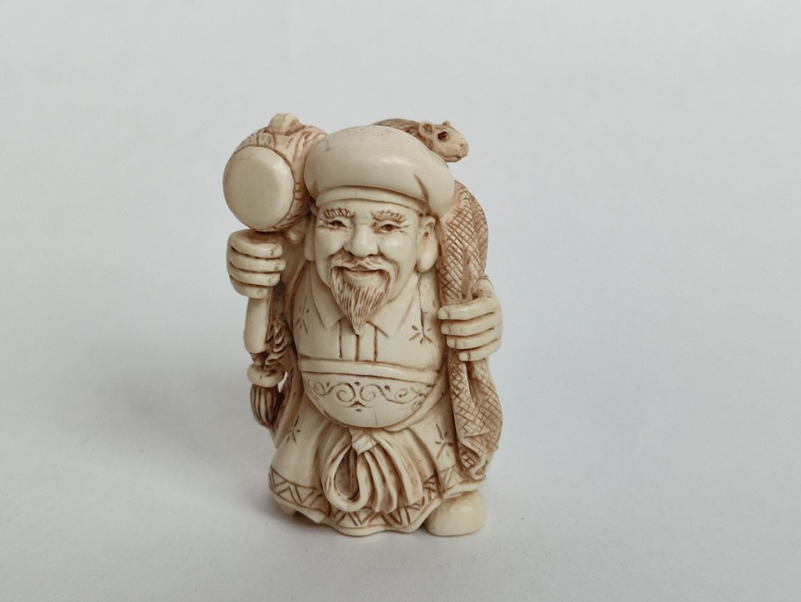Нэцкэ, окимоно, скульптура из кости. Оригинальный подарок.
