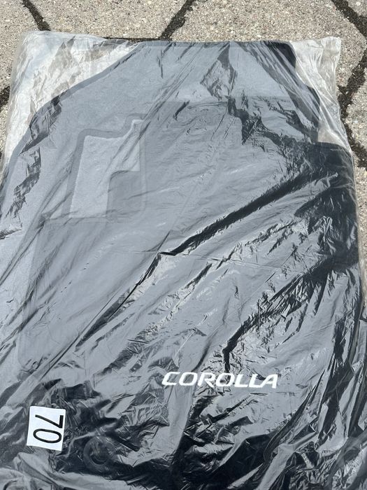 Dywaniki dywany welurowe Toyota Corolla nowe oryginalne