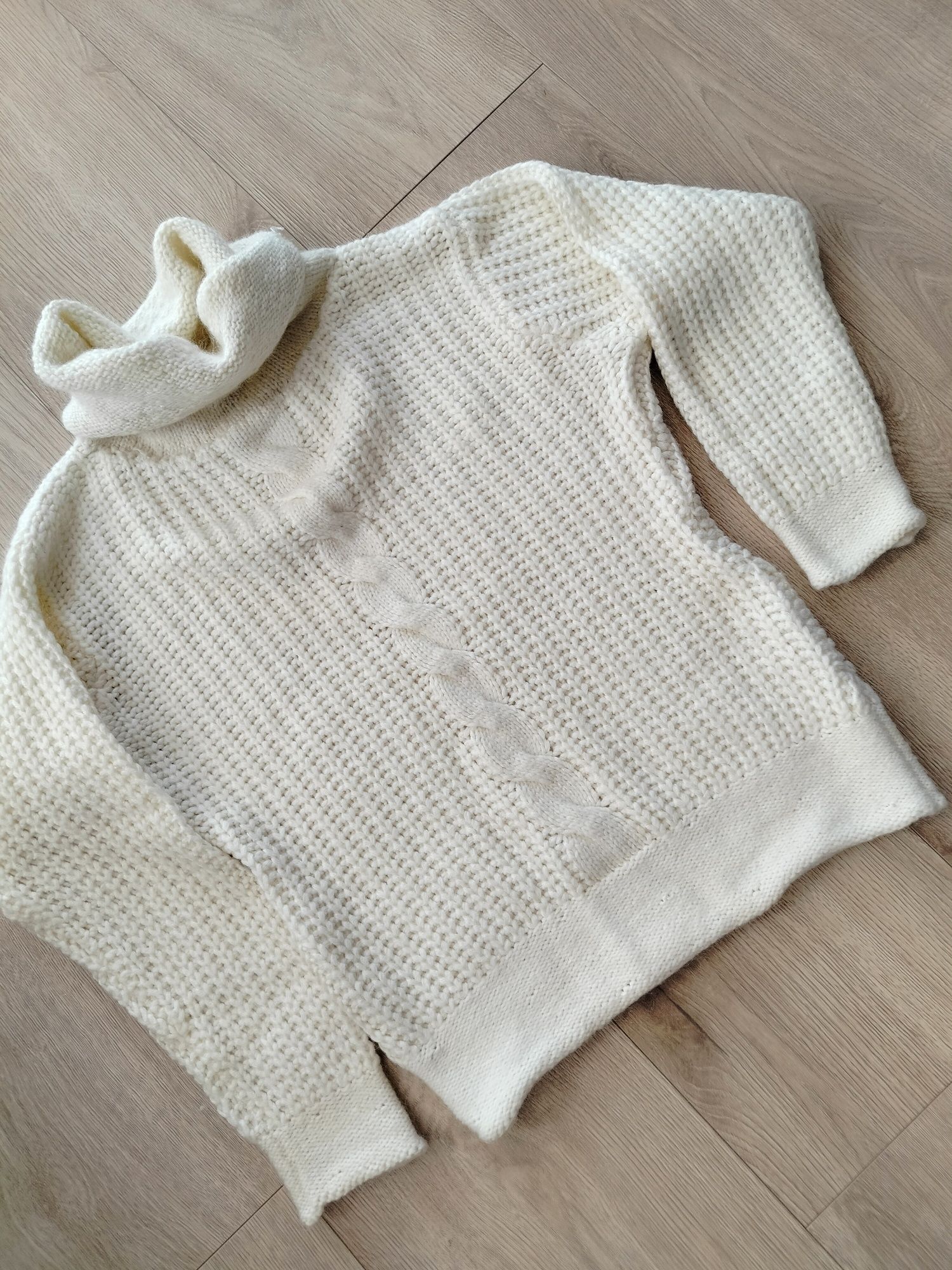 Ciepły sweter damski z golfem gruby splot 36/38