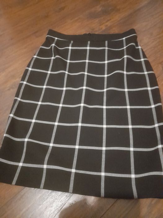 Sprzedam nową bez metki spódnicę damską z H&M rozmiar M