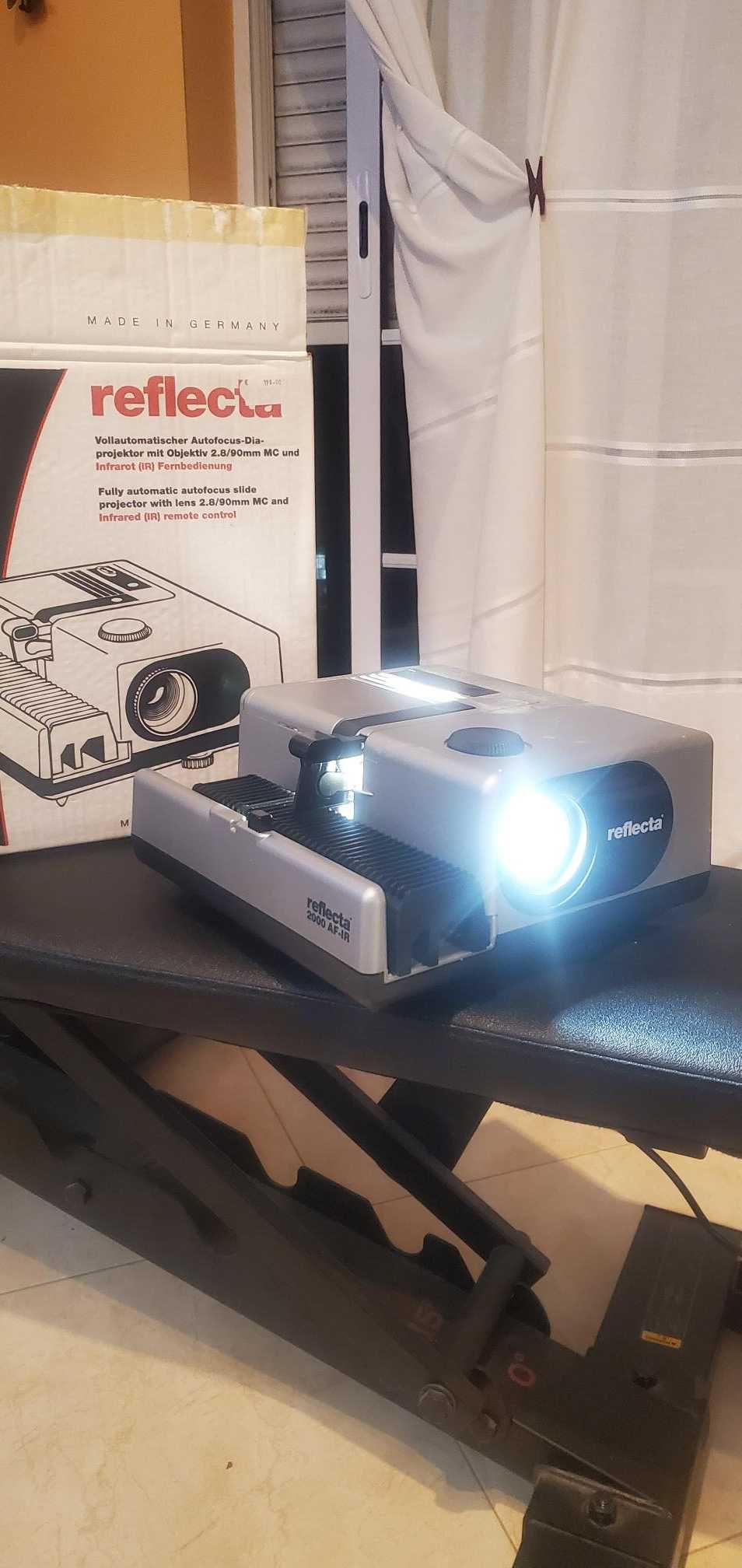 Projector de slides, da REFLECTA 2000 AF, usado.