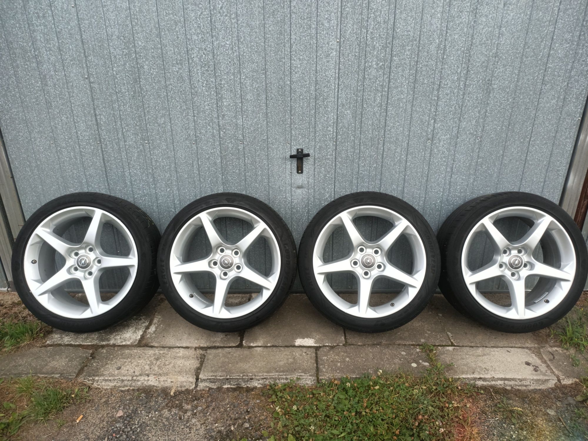 Koła 19" felgi aluminiowe Opel Insignia 5x120 opony 5mm