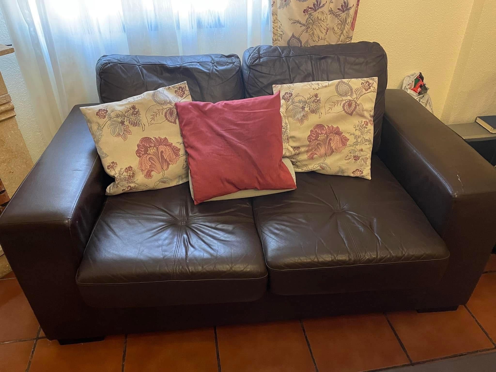 Vendo sofá usado em bom estado