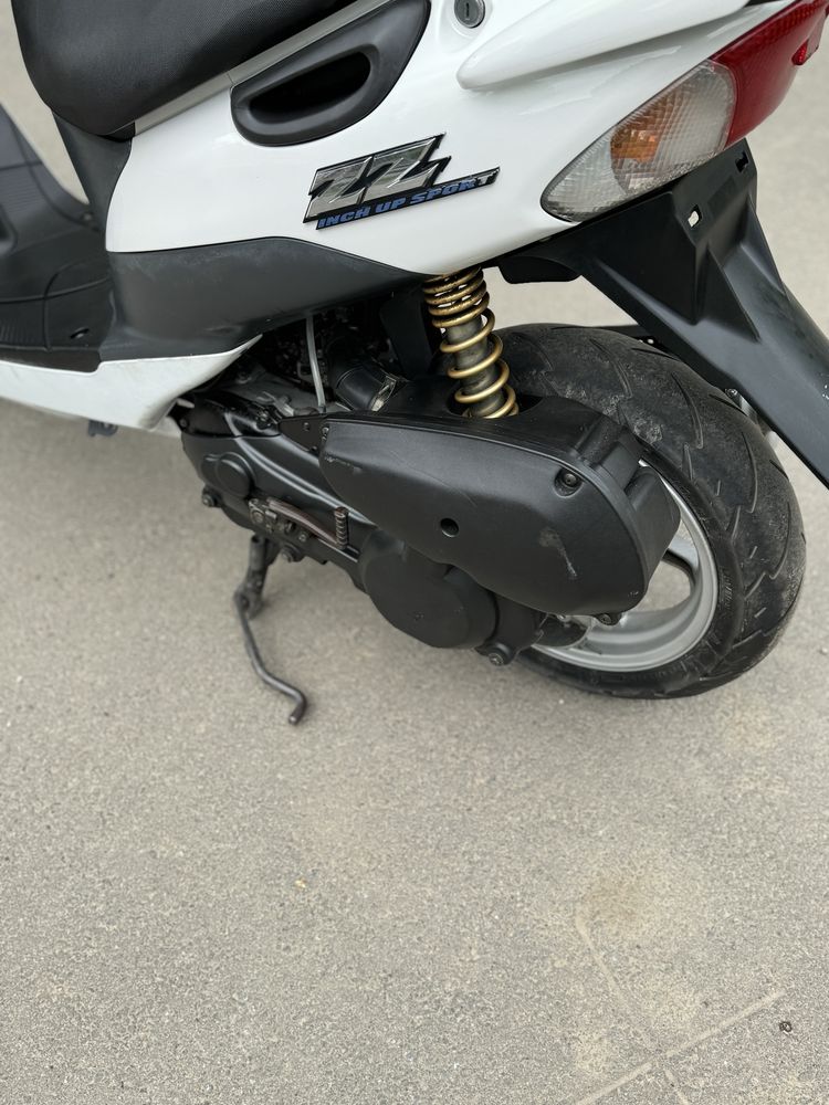 Suzuki zz inch up sport скутер-мопед