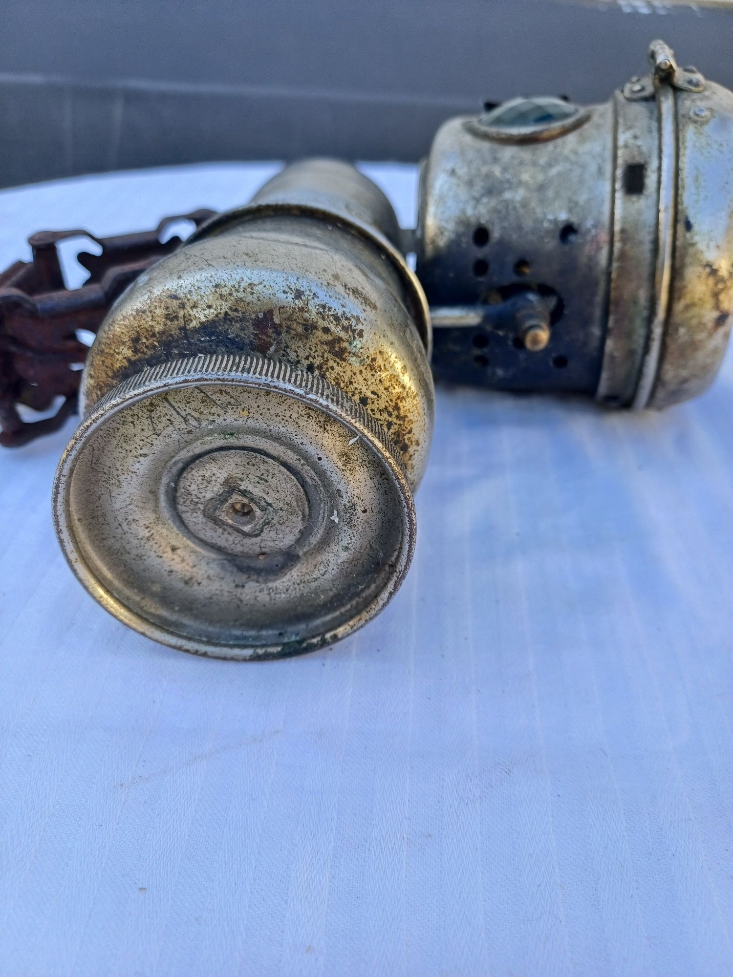 Stara lampa rowerowa na KARBID Melas