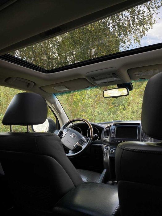 Toyota Land Cruiser 200