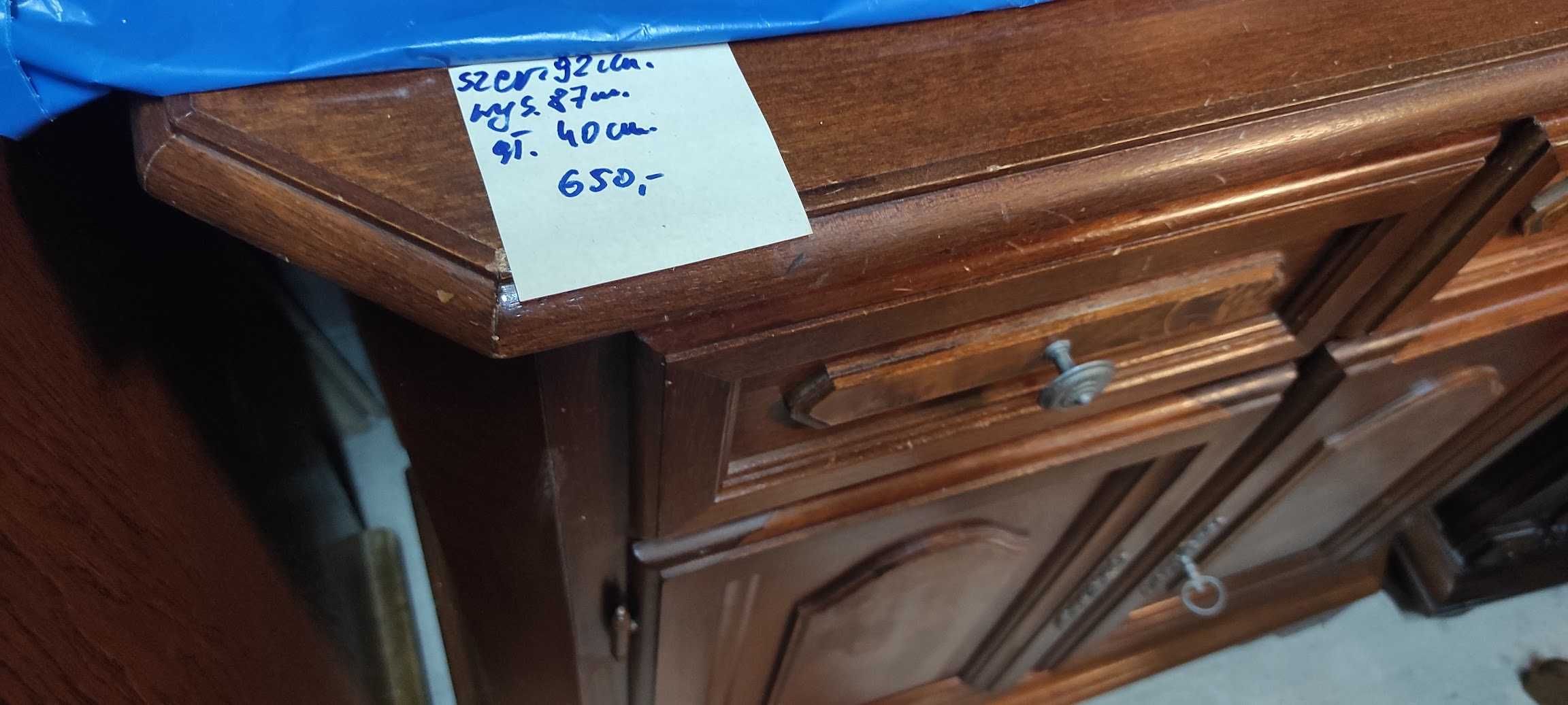 Komoda orzechowa dwódrzwiowa meble używane z Niemiec