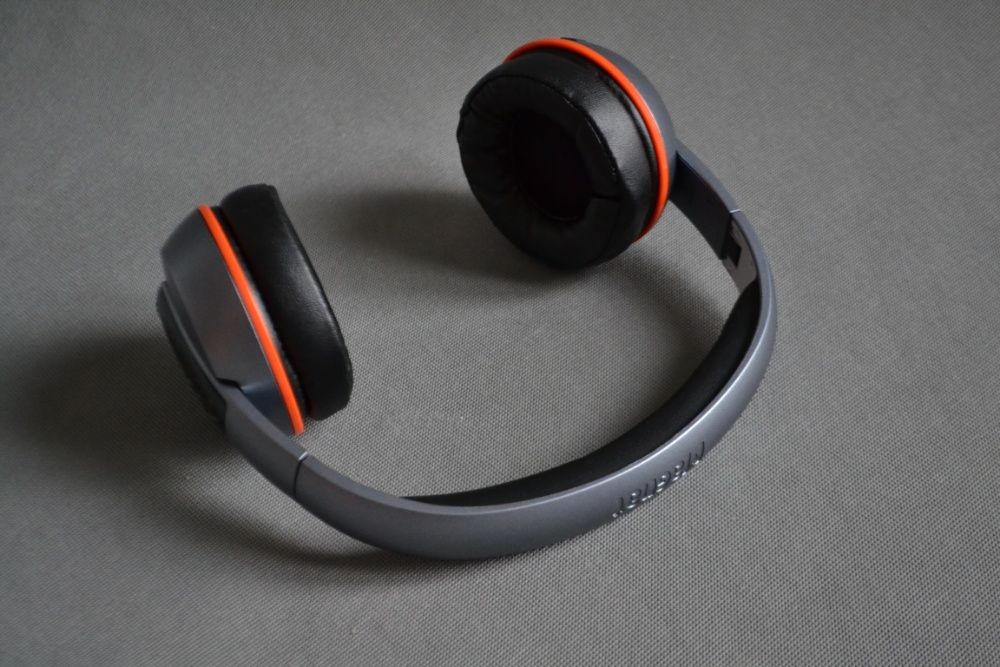 Безпровідні навушники Magnat LZR 588 BT Bluetooth Нові