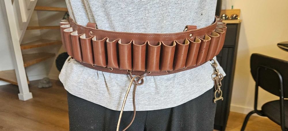 Cartucheira em Couro 12