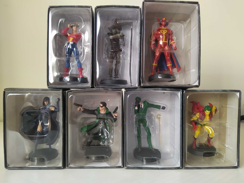 Arquivadores Revistas e Bases Exposição figuras Marvel e DC Comics