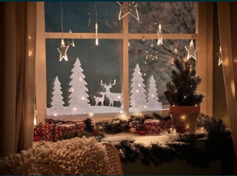 Новорічний декор вікна з гірляндою