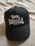 Czapka z daszkiem z siateczką trucker Lonsdale London