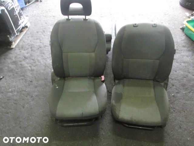 FOTEL PRAWY TOYOTA RAV4 00-05