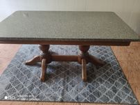 Mesa de cozinha, com oferta de 6 cadeiras.
