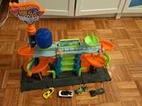 Hot wheels track com caros