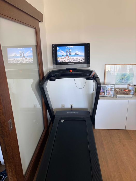 Passadeira NordicTrack Commercial 2450 – Agosto 2024 (garantia 3 anos)