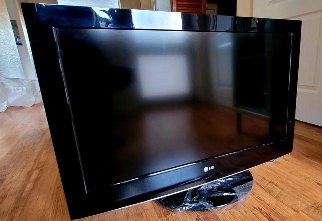 Uszkodzony telewizor  LG LCD 32" LD420