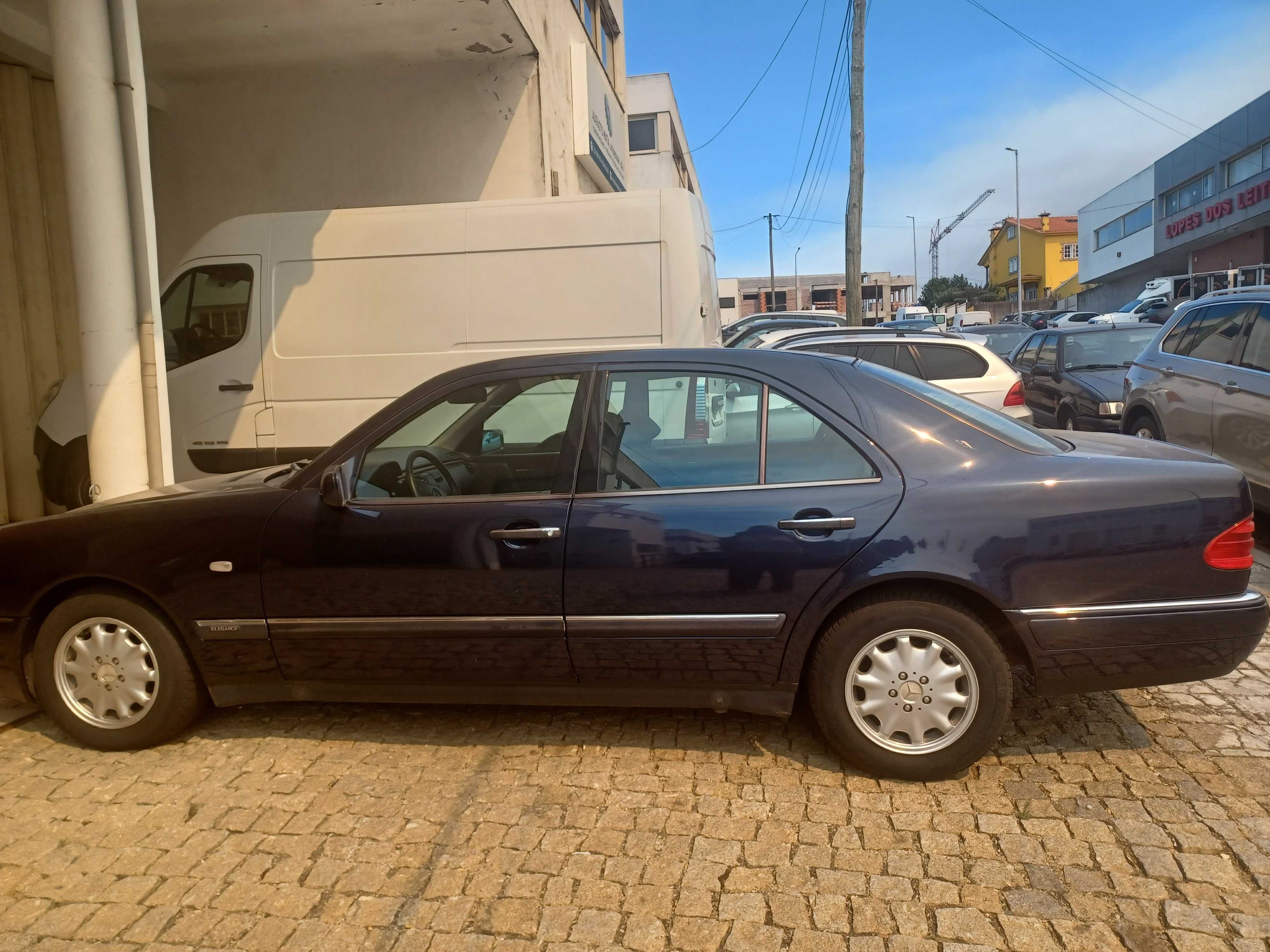 Mercedes modelo 220E CDI