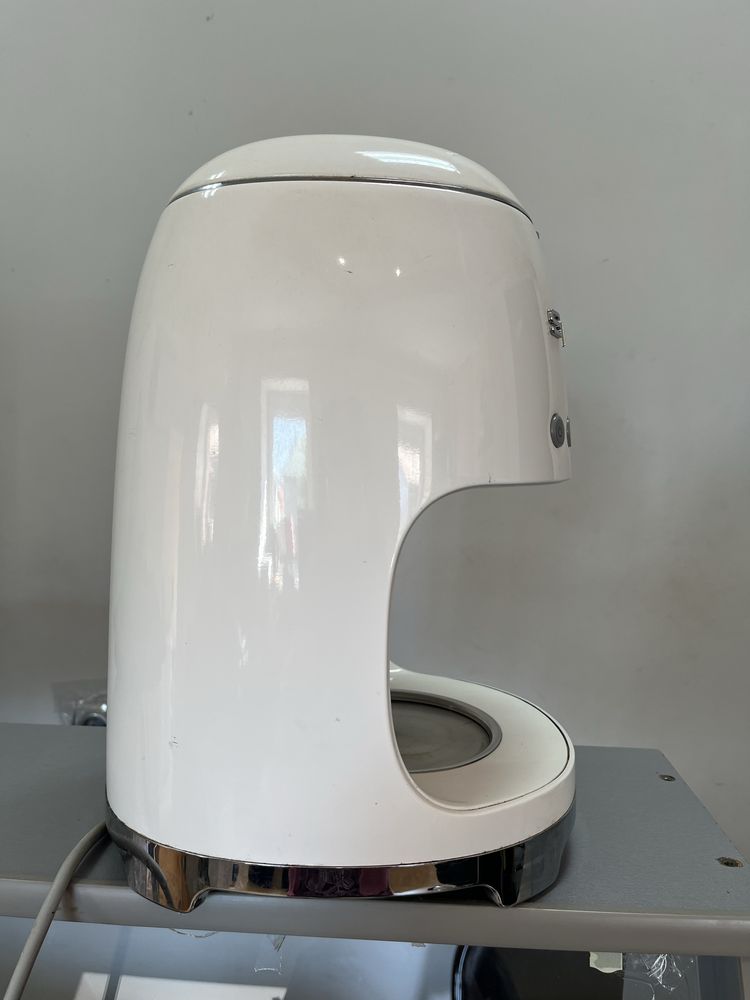 Крапельна кавоварка SMEG DCF01WHE