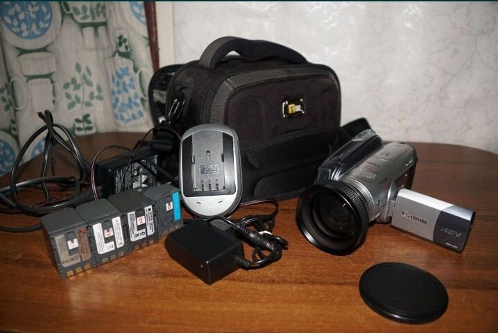 Видеокамера Canon HV20 и шарик  Panasonic VWLW4307M + смотрите описани