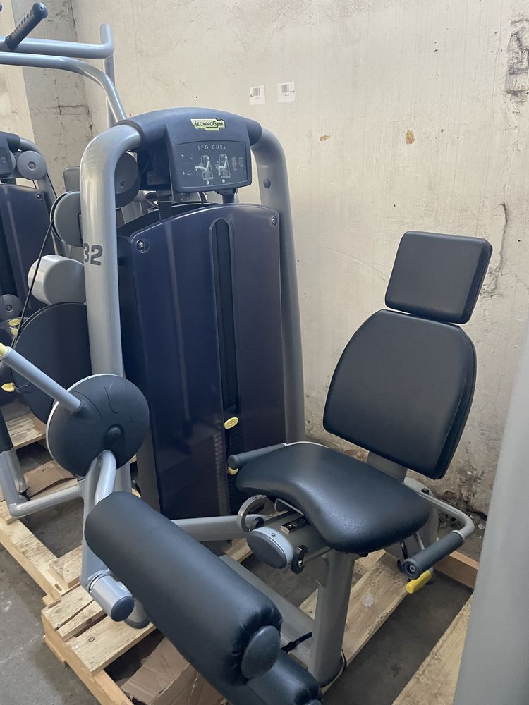 Комплект вживаних тренажерів Technogym Selection в наявності все