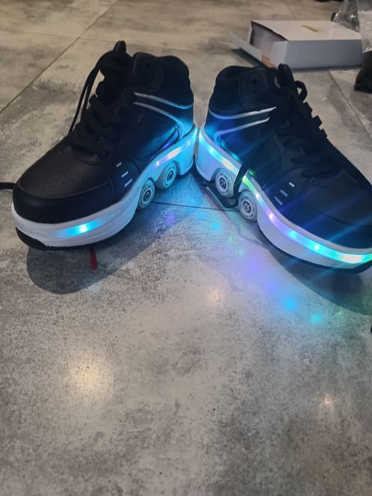 Wrotki w bucie świecące nowe