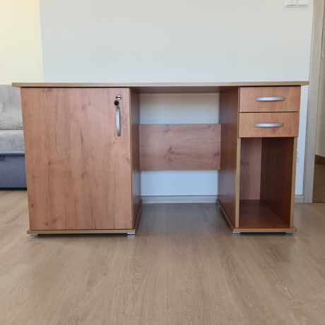 Sprzedam biurko 140cmx65cm, wysokość 77,5 cm, używane, stan bdb