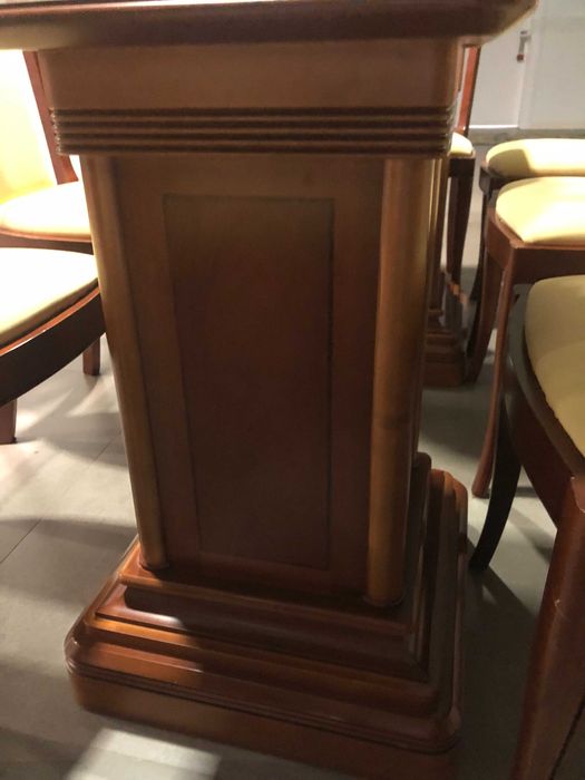 Excelente mesa e cadeiras para cozinha ou sala de jantar