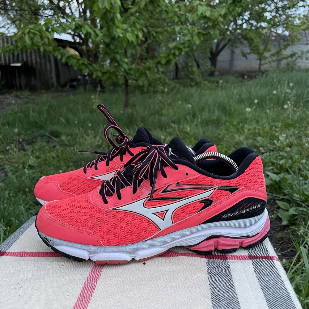 Кроссовки Mizuno White/Rose, 42 размер, Оригинал