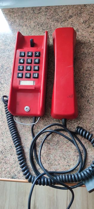 Zestaw telefonów stacjonarnych