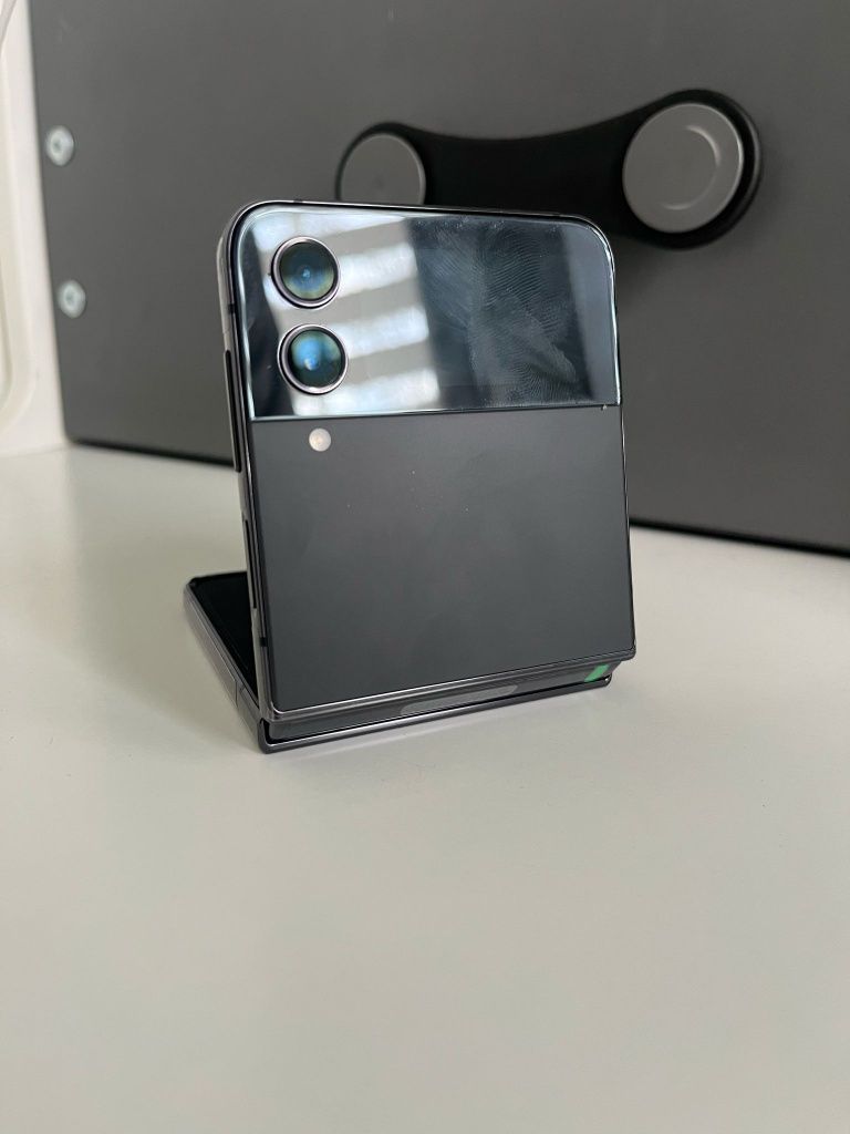 PROMOCJA!!! Sprzedam Samsung Flip 4