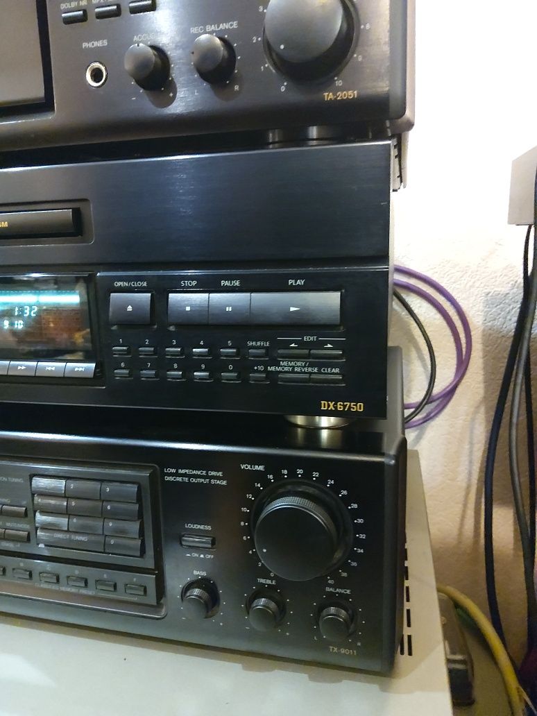 ONKYO Integra CD DX-6750,TA-9011 одним лотом.