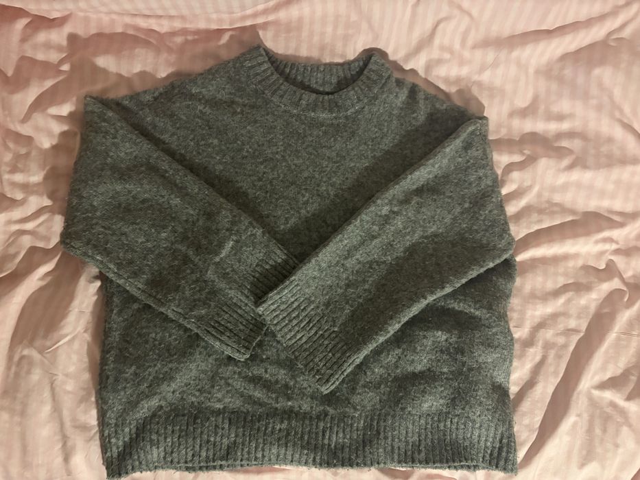 Женский серый свитр